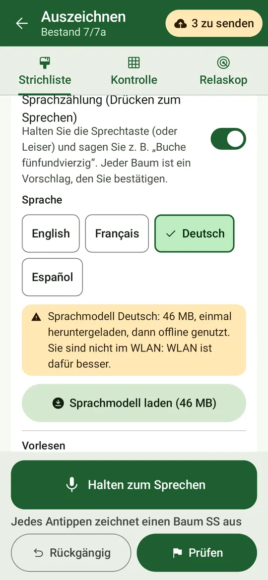 Die Einstellungen „Freihändig“ unter der Strichliste: Stimme und Sprache mit dem Download des Sprachmodells, Umfang des Vorlesens, Quotenhinweise, Lautstärketasten und automatisches Übernehmen.
