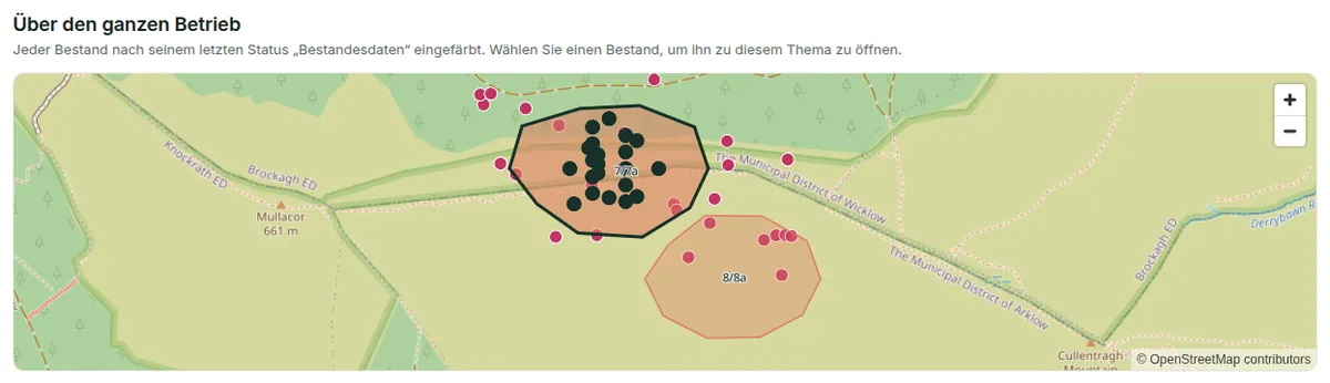 Über den ganzen Betrieb: jeder Bestand nach seinem letzten Status für das Thema eingefärbt, und die beim gewählten Besuch gemessenen Probeflächen.