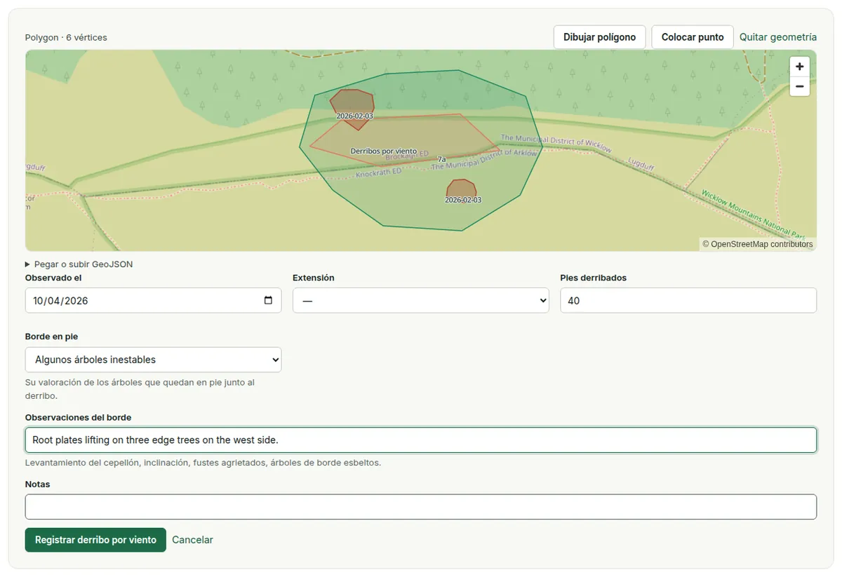 Registrar un derribo por viento: un polígono dibujado en el mapa, fecha de observación, extensión, pies derribados, estabilidad del borde que queda en pie, observaciones del borde y notas.