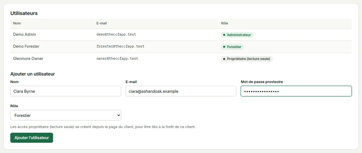 La page Organisation : le tableau des utilisateurs avec les puces de rôle et le formulaire « Ajouter un utilisateur » avec nom, e-mail, mot de passe provisoire et rôle.