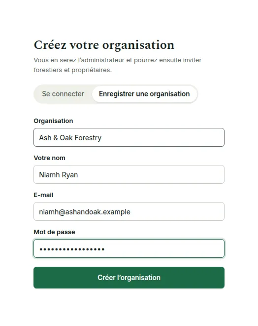 Le formulaire « Enregistrer une organisation » rempli : nom de l’organisation, votre nom, e-mail et mot de passe.